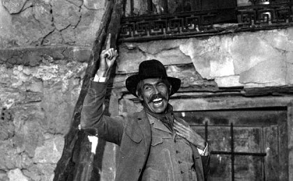 James Coburn on the set of A Fistful of Dynamite 